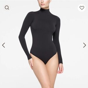 Skims mock neck long sleeve bodysuit S/M